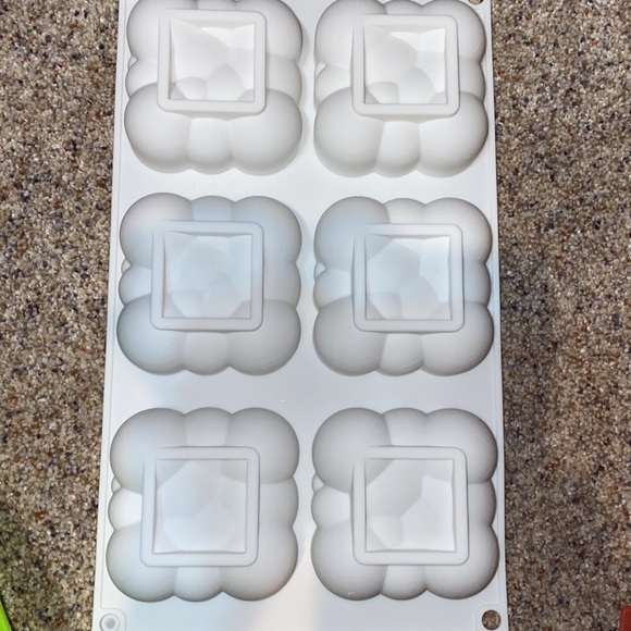 Lot of 9 Silicone Baking Molds Cake Cupcake EUC - Picture 4 of 6